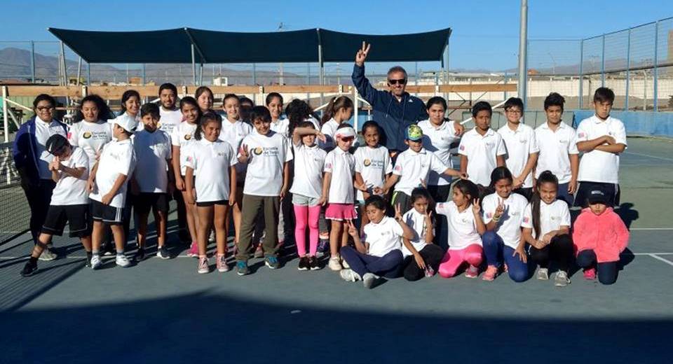 Horacio de la Peña realizó clínica deportiva para alumnos y apoderados de la Escuela de Tenis Puerto Mejillones