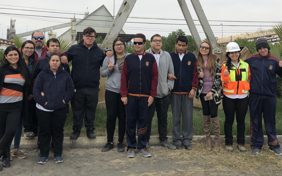 Alumnos del Programa de Integración Escolar del Complejo Educacional Juan José Latorre conocieron las instalaciones de Puerto Mejillones