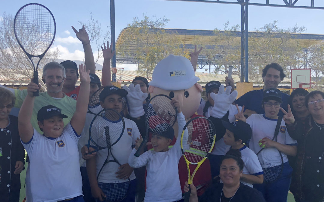 Horacio de la Peña lideró nuevas clínicas de tenis en Mejillones