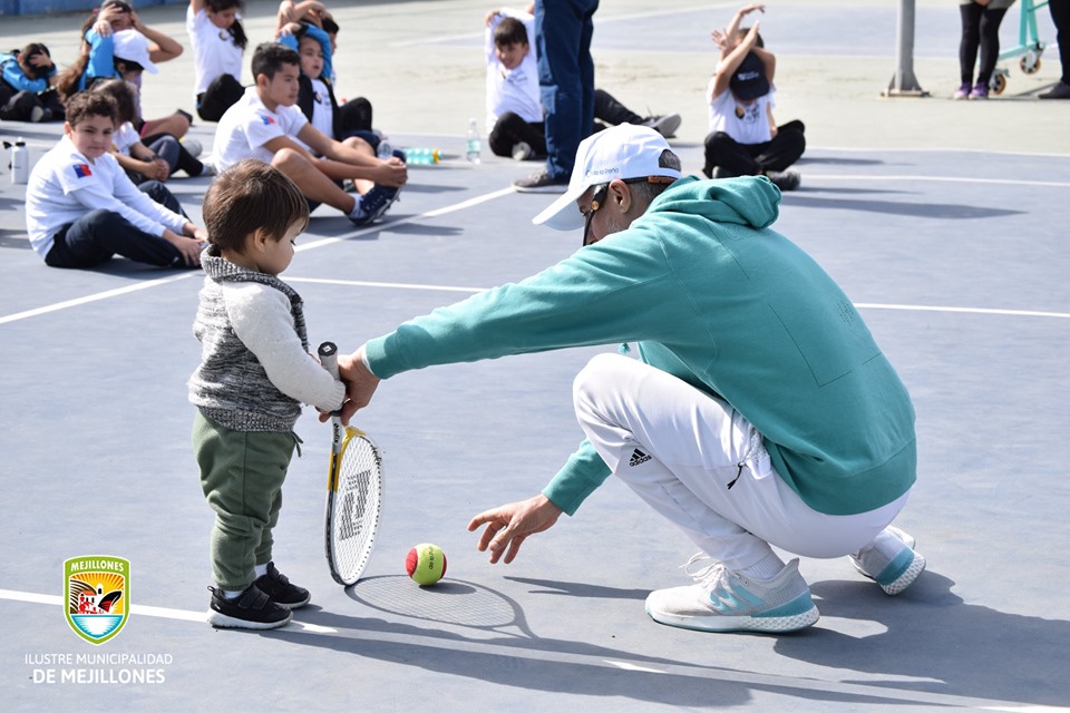 Escuela de Tenis Puerto Mejillones cierra temporada con campeonato interno