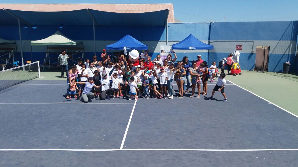 Escuela de Tenis Puerto Mejillones inicia sus clases con nuevos cupos para niños y jóvenes de la comuna